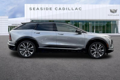 2025 Cadillac OPTIQ Luxury 2