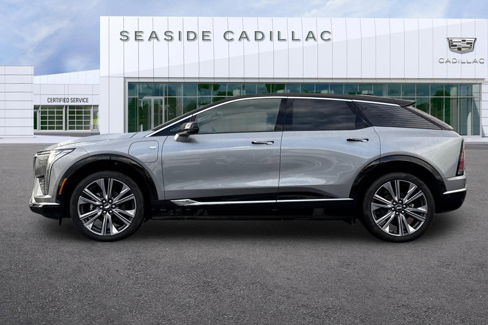 2025 Cadillac OPTIQ Luxury 2