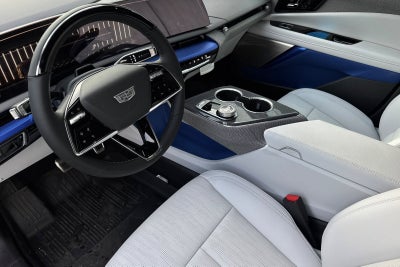 2025 Cadillac OPTIQ Luxury 2