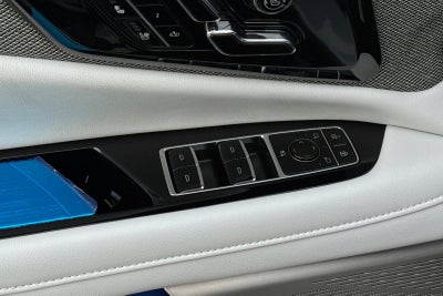 2025 Cadillac OPTIQ Luxury 2