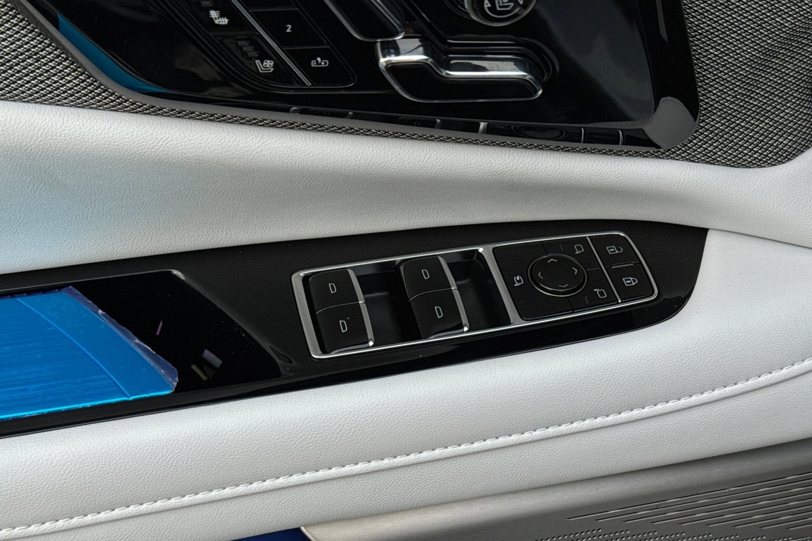 2025 Cadillac OPTIQ Luxury 2