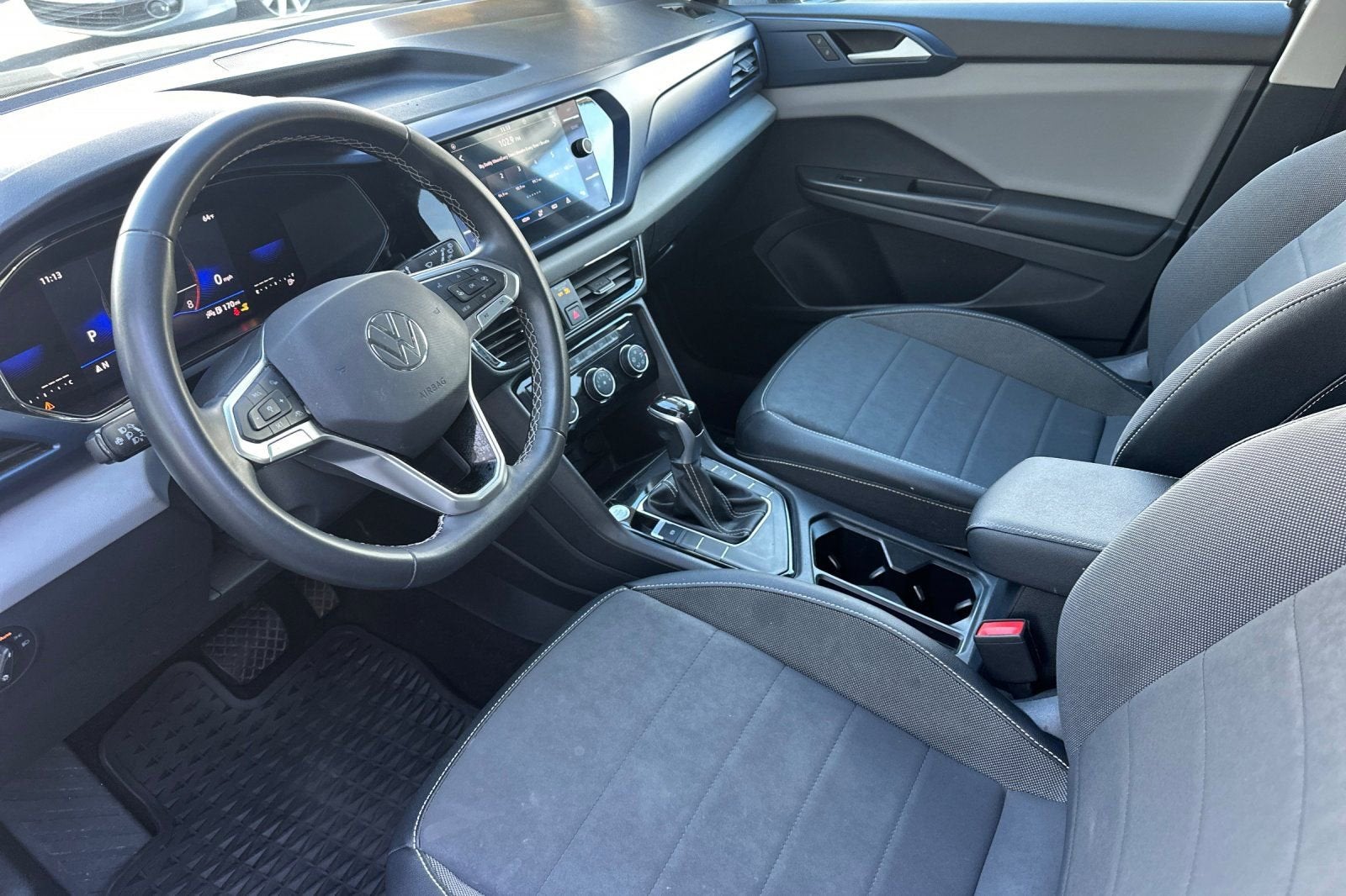 2023 Volkswagen Taos SE