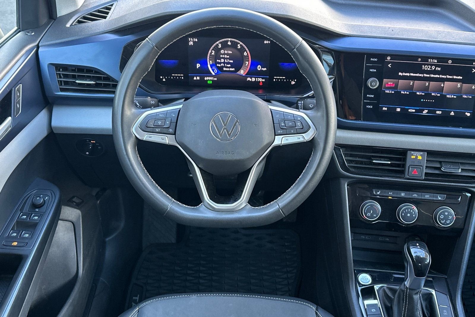 2023 Volkswagen Taos SE