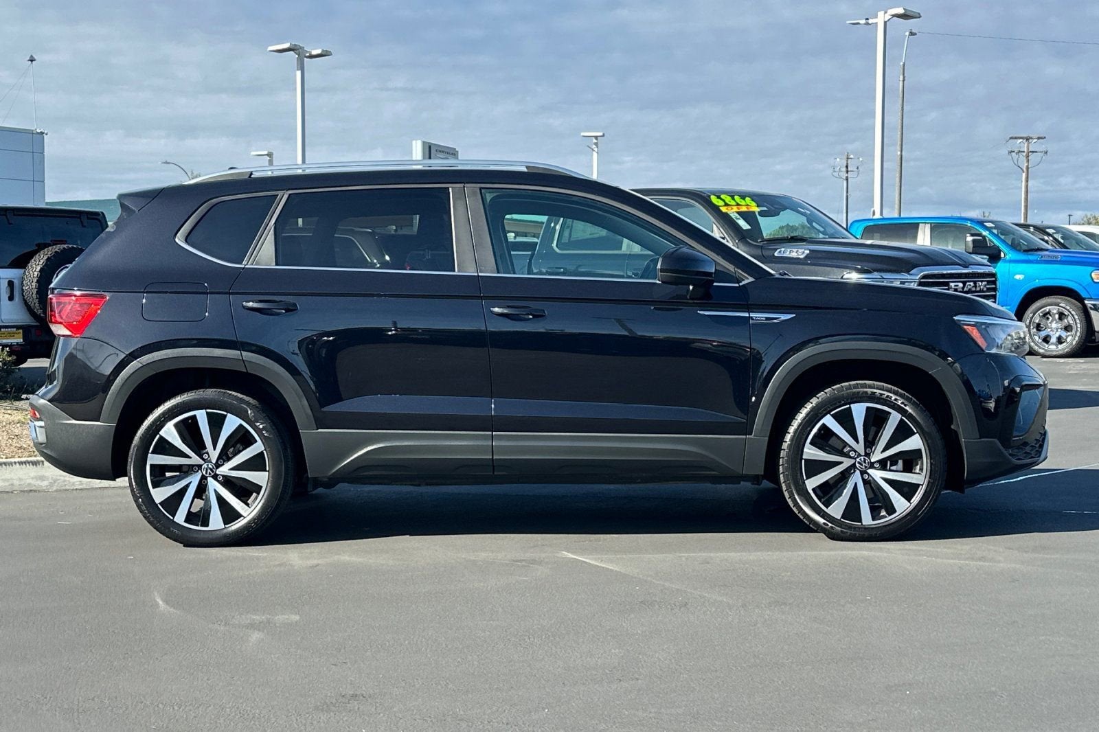 2023 Volkswagen Taos SE