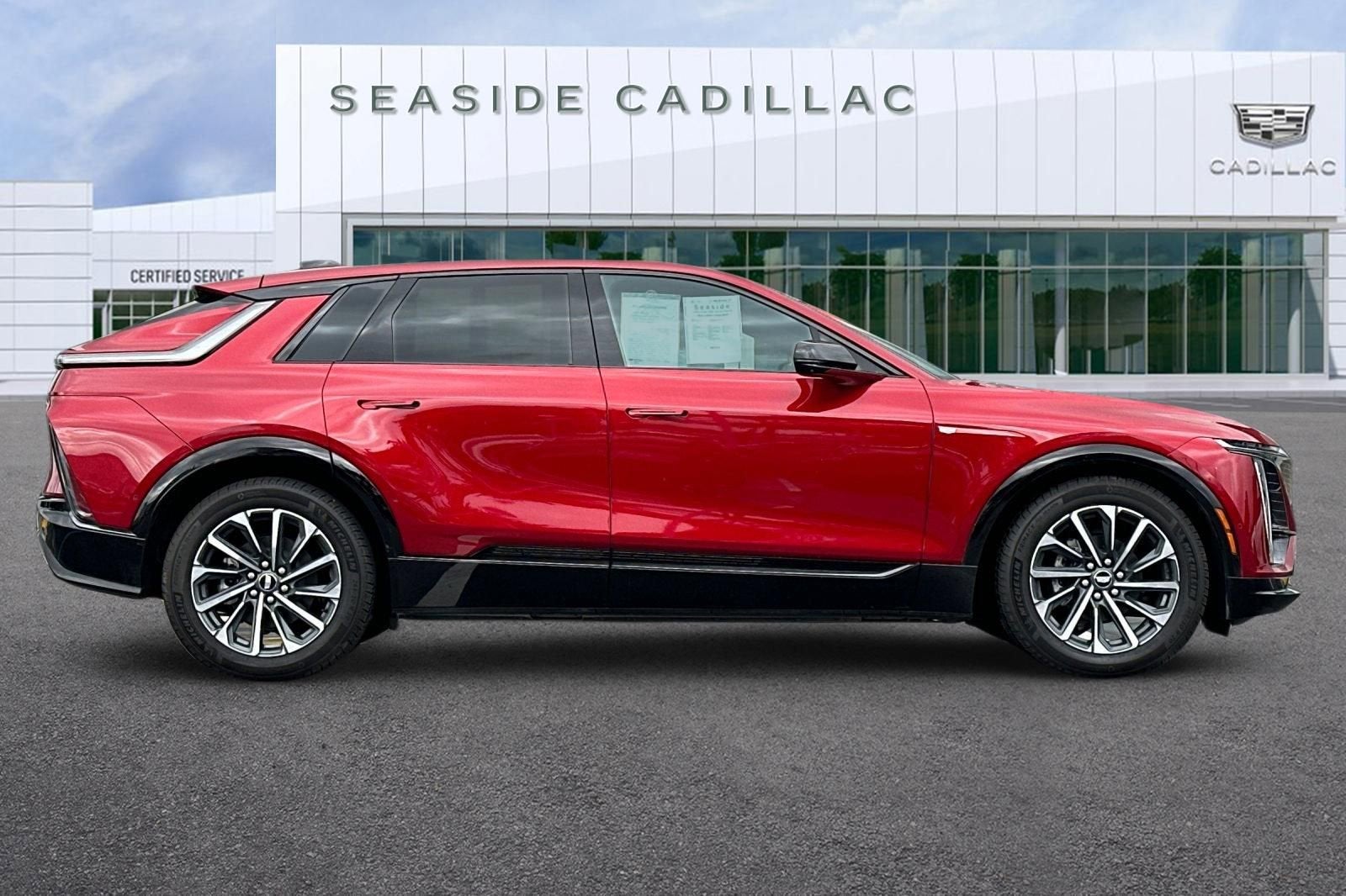 2025 Cadillac LYRIQ Sport 2