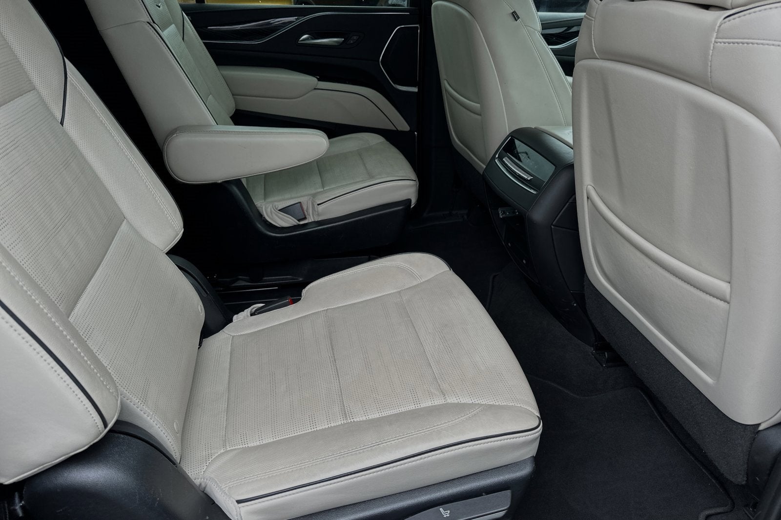 2023 Cadillac Escalade ESV Sport