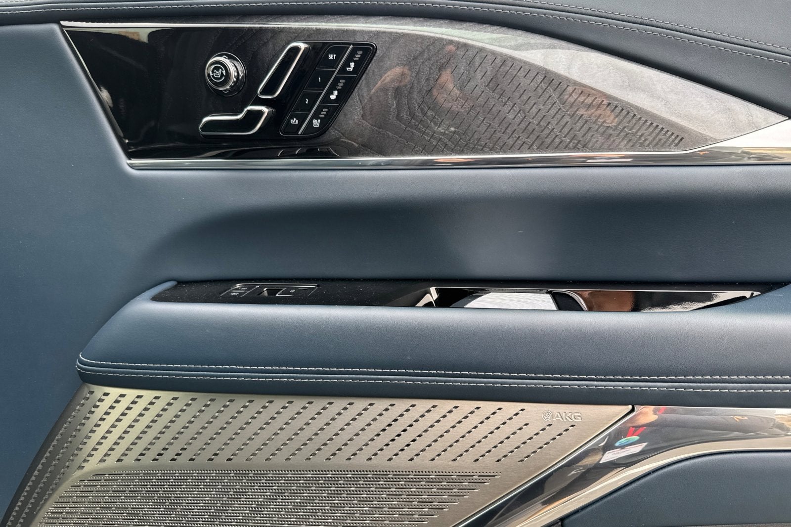 2025 Cadillac ESCALADE IQ Sport 2