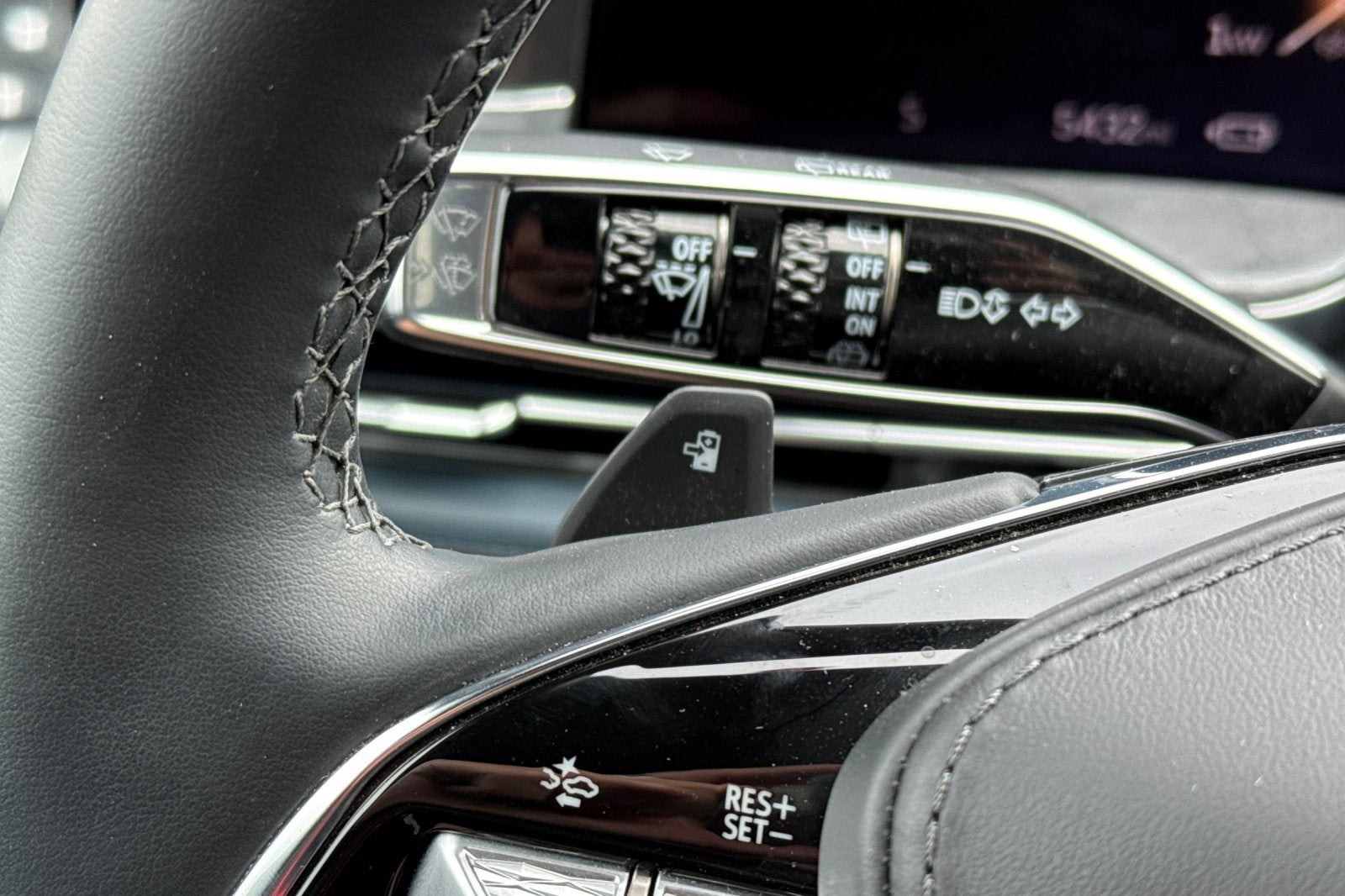 2025 Cadillac ESCALADE IQ Sport 2