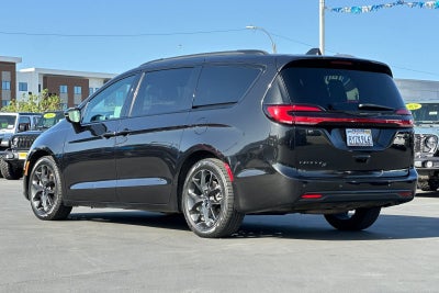 2021 Chrysler Pacifica Touring L